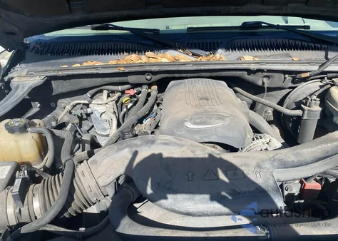 2003 Chevrolet Suburban C1500 from USA, damaged, VIN 3GNEC16Z83G100685